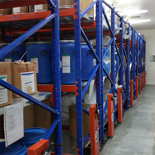 Industrial mobile racking system on floor rails